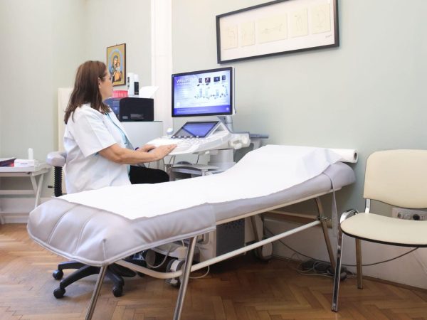 Când trebuie să îți faci prima ecografie transvaginală? Sfaturile Dr. Lorena Turculeț