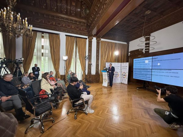Victor Ponta, candidat la Președinția României, promite sprijin pentru medicii de familie, cu Eugen Teodorovici alături